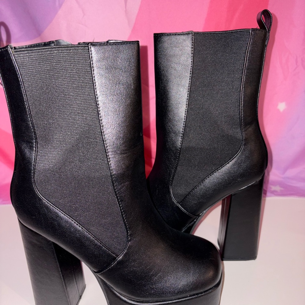 BAMBOO Black Heeled Platform Boots